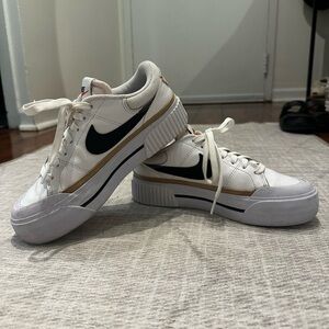 Nike Court Legacy Lift